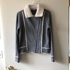 Splendid Gray Teddy Jacket with Cream Accents